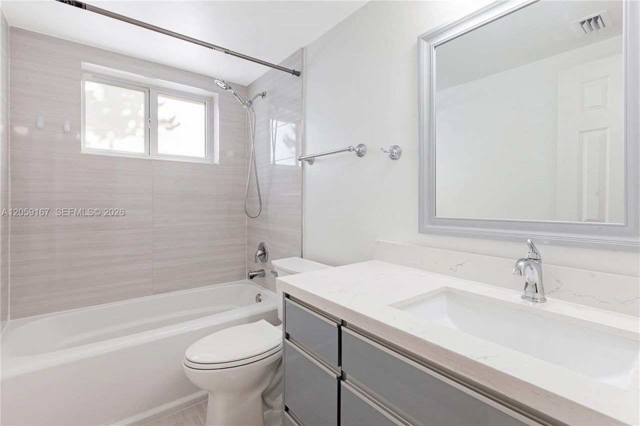 7705 Camino Real , Unit 101, Miami, FL 33143 Photo
