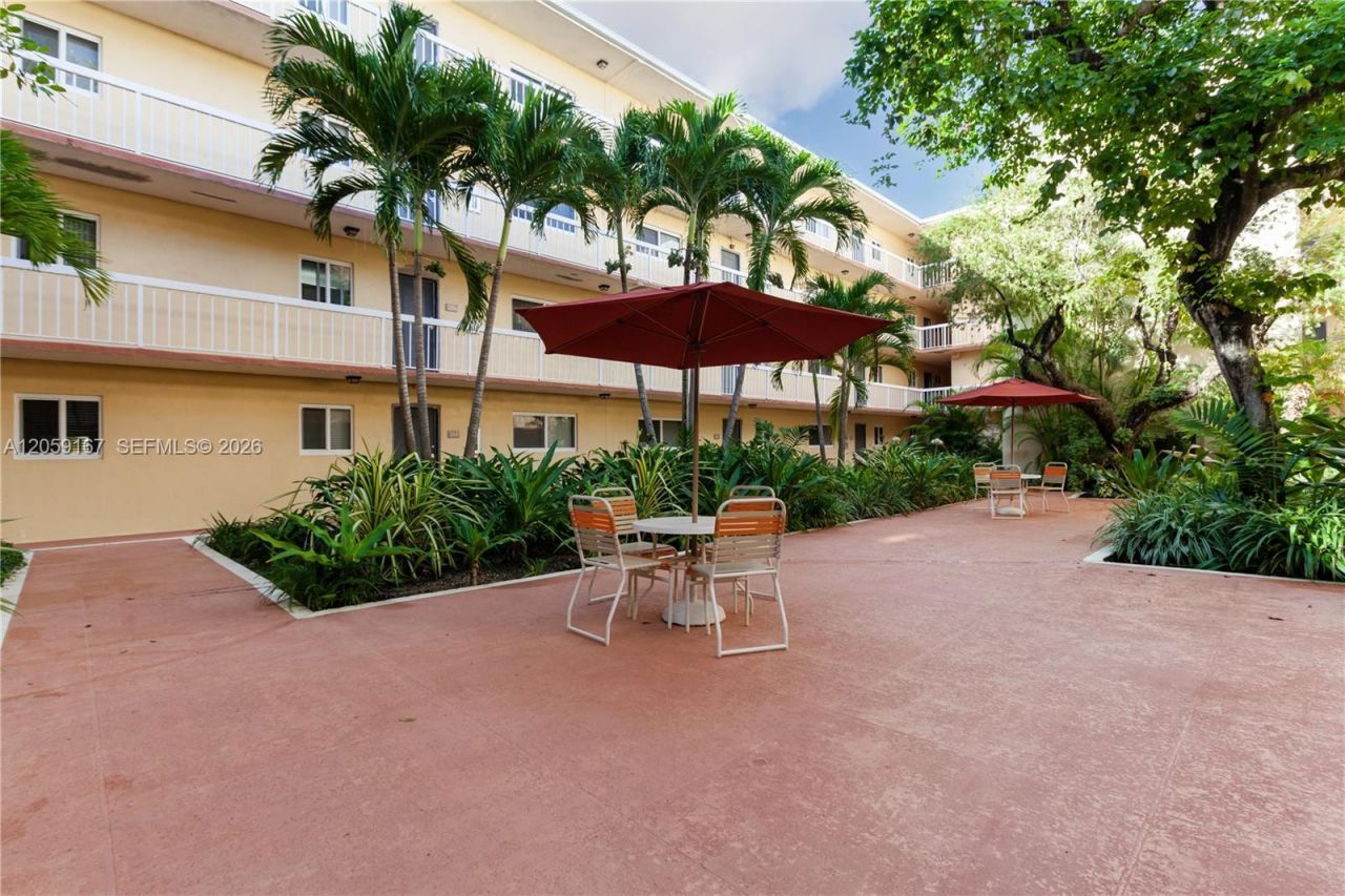 7705 Camino Real , Unit 101, Miami, FL 33143 Photo