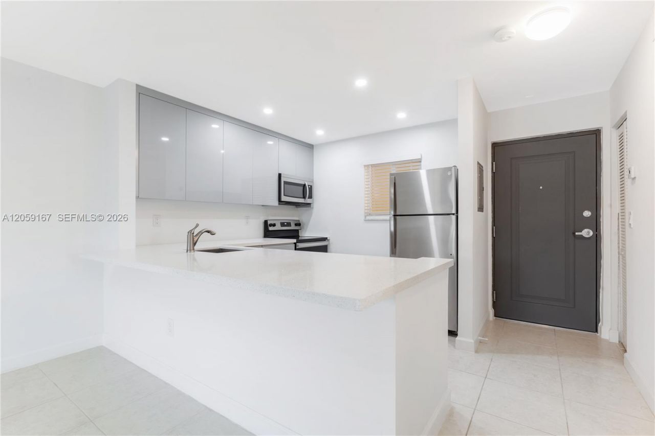 7705 Camino Real , Unit 101, Miami, FL 33143 Photo