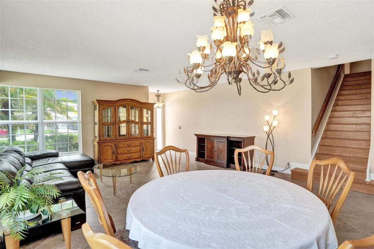 9308 NW 8th Cir, Plantation, FL 33324 Photo
