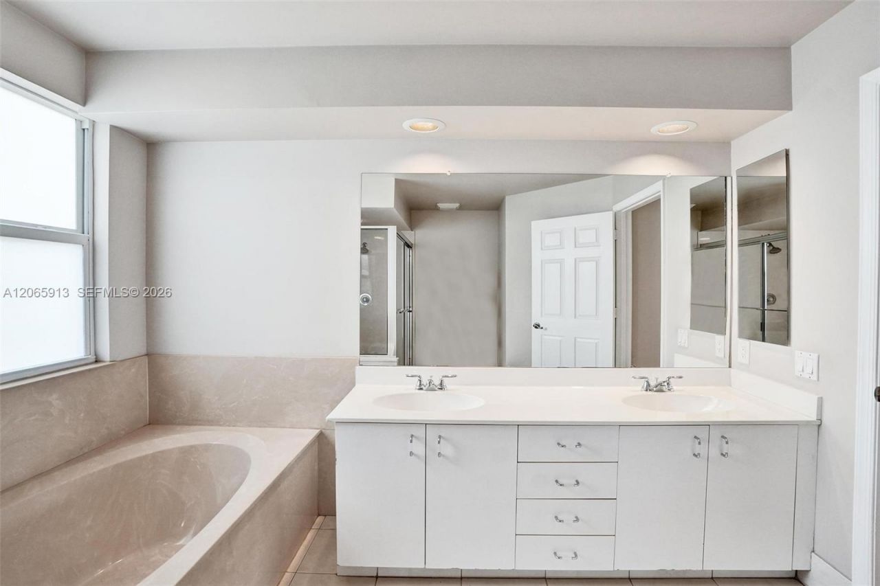 9308 NW 8th Cir, Plantation, FL 33324 Photo