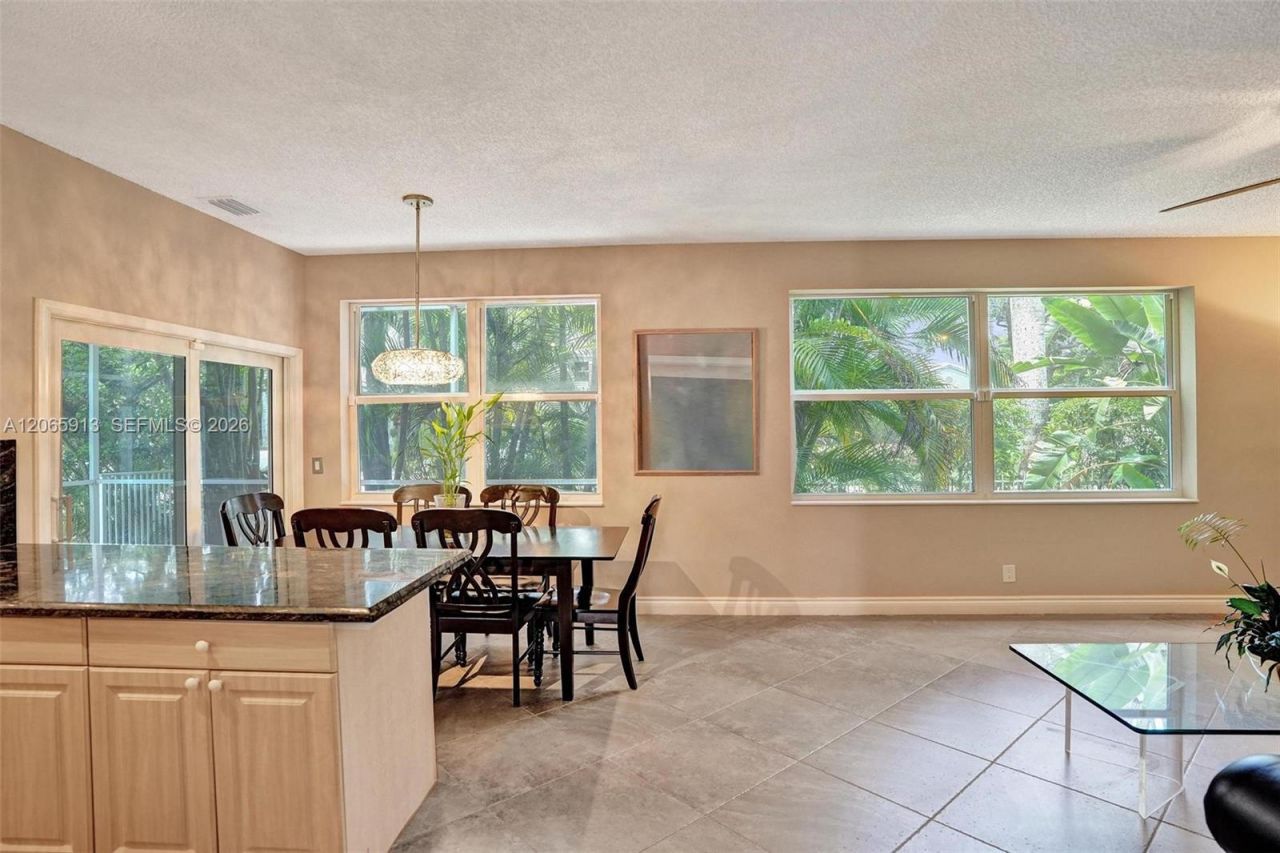 9308 NW 8th Cir, Plantation, FL 33324 Photo