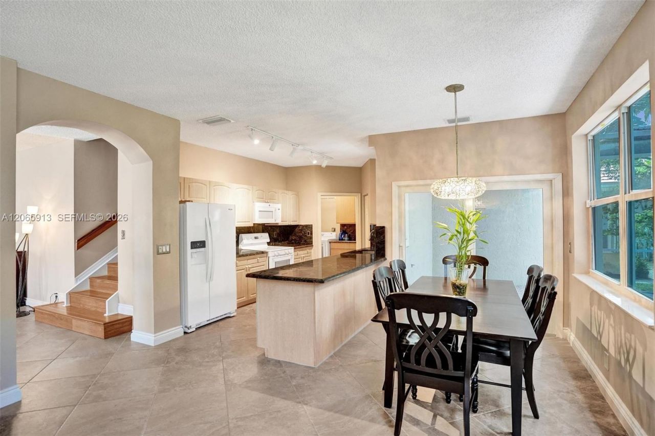 9308 NW 8th Cir, Plantation, FL 33324 Photo