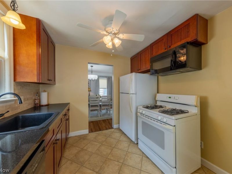9408 S Highland Avenue , Garfield Heights, OH 44125 Photo 11