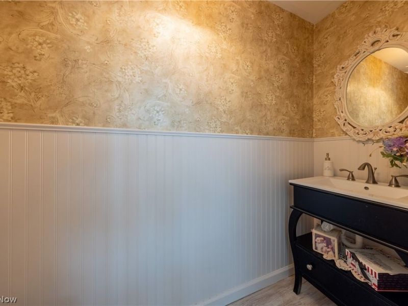 9408 S Highland Avenue , Garfield Heights, OH 44125 Photo 16