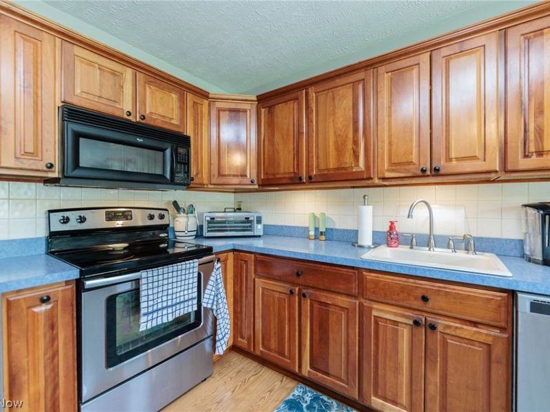 141 Sunset Drive, Berea, OH 44017 Photo 15