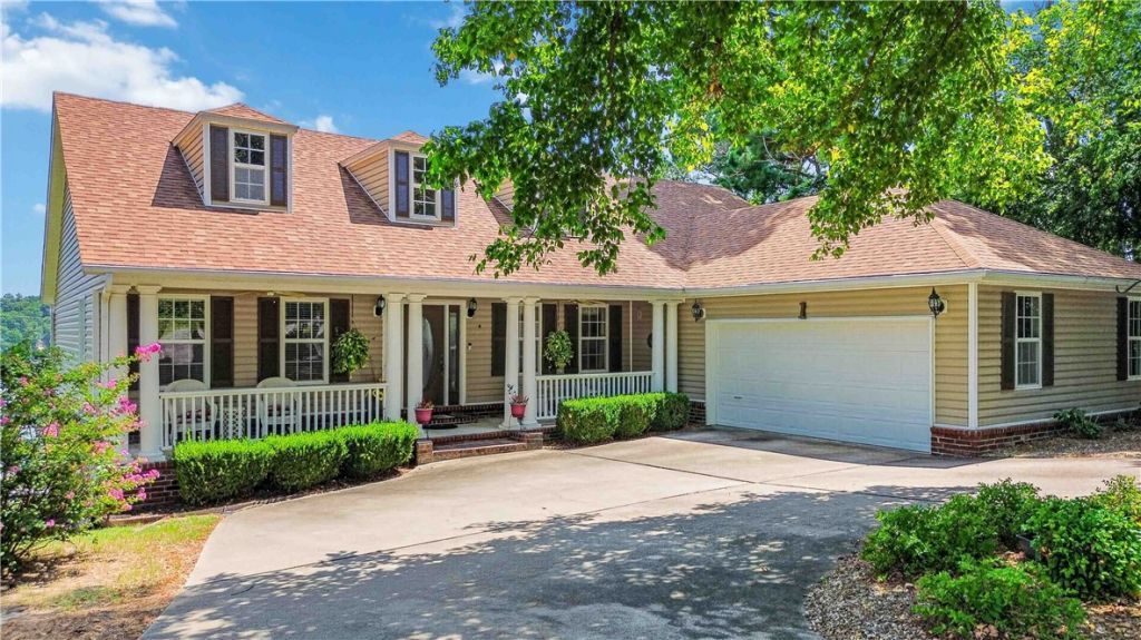 1 Glamis Lane  Bella Vista, AR 72715