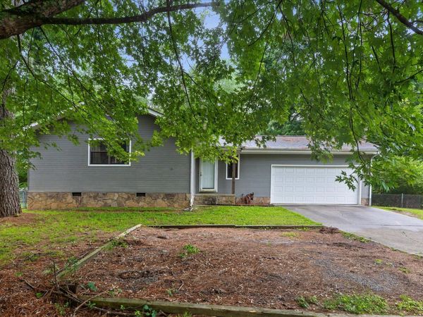 1884 Peavine Road , Rock Spring, GA 30739