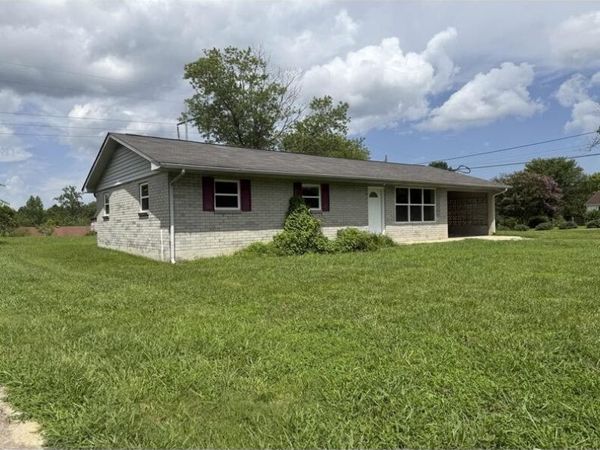 395 Price Circle , Spring City, TN 37381
