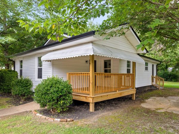 1009 N Hawthorne Street , Chattanooga, TN 37406