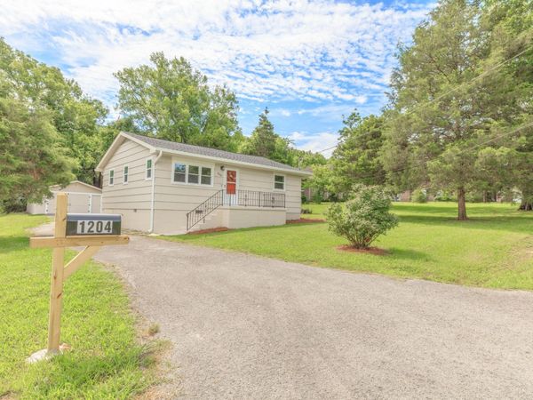 1204 Wooden Avenue , Rossville, GA 30741