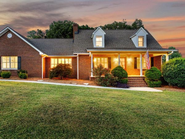 3046 Hawthorne Street , Athens, TN 37303