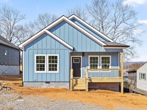 909 N Chamberlain Avenue , Chattanooga, TN 37406