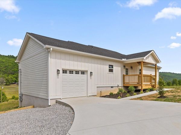 133 N Knobby Road , Trenton, GA 30752