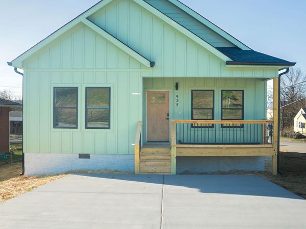 925 N Chamberlain Avenue , Chattanooga, TN 37406