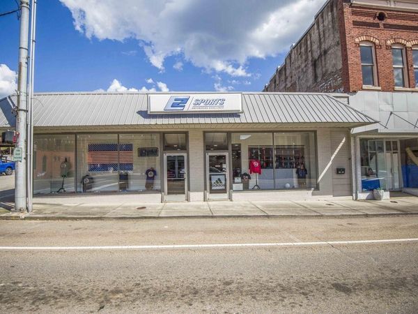 430 N Roane Street , Harriman, TN 37748