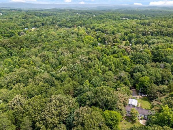 1906 Spradling Road , Soddy Daisy, TN 37379