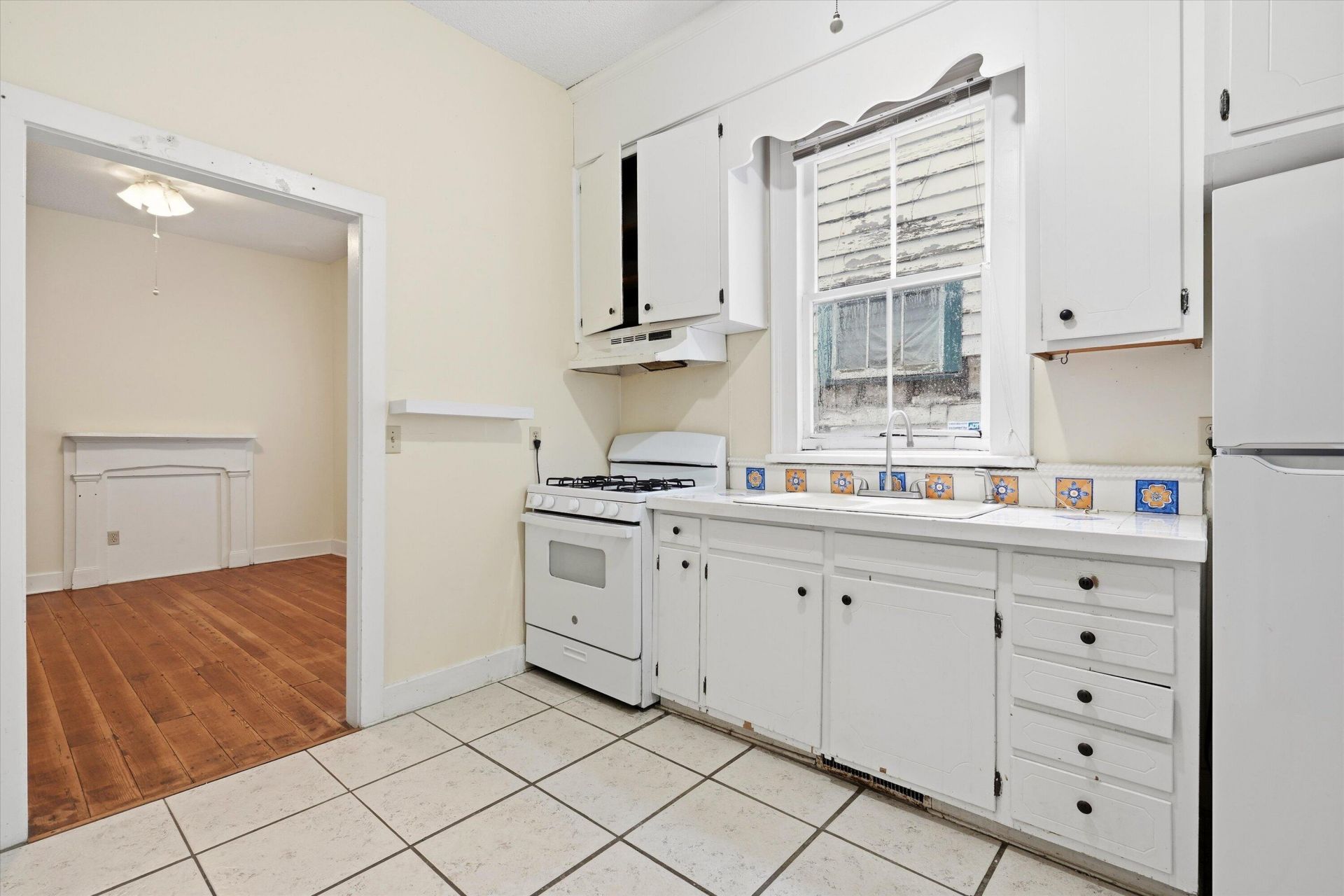 96 Bogard Street Photo 13