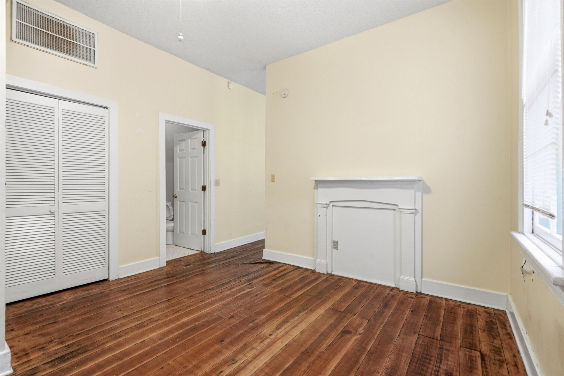 96 Bogard Street Photo 19