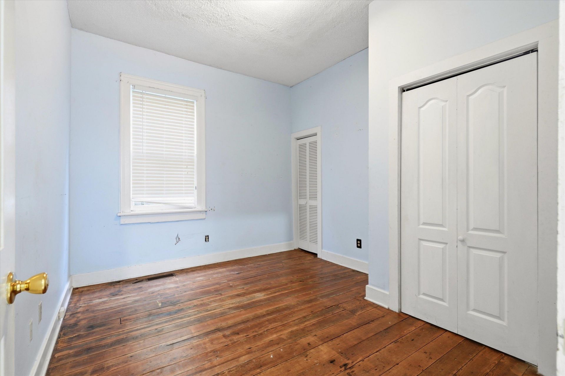 96 Bogard Street Photo 32