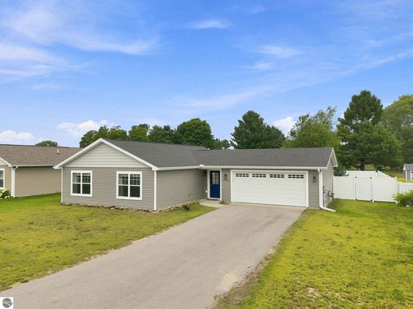 4950 Meadowlark Lane, Traverse City, MI 49685