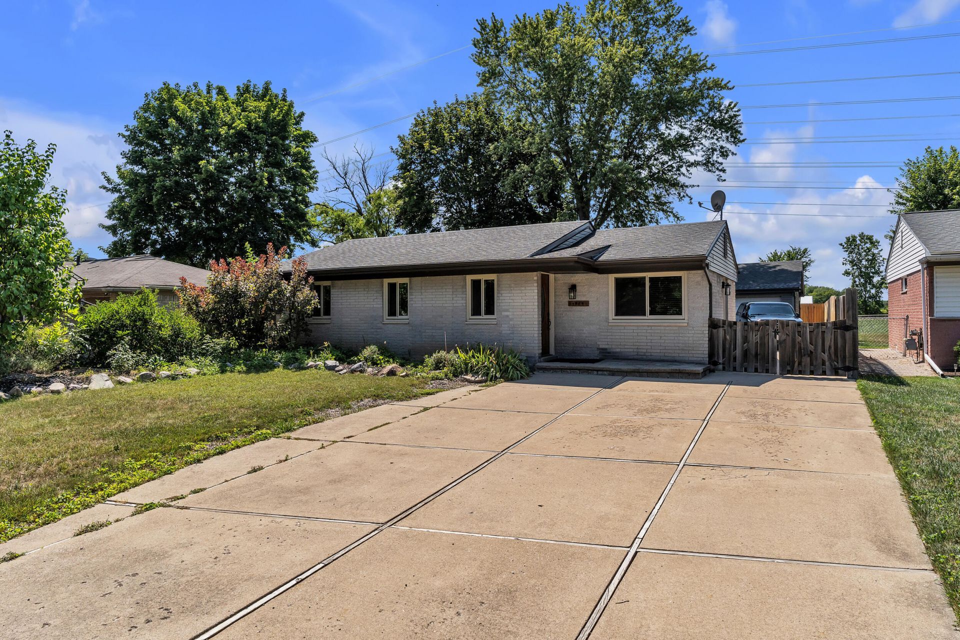 11148 Jackson Street, Belleville, MI 48111 Main Photo
