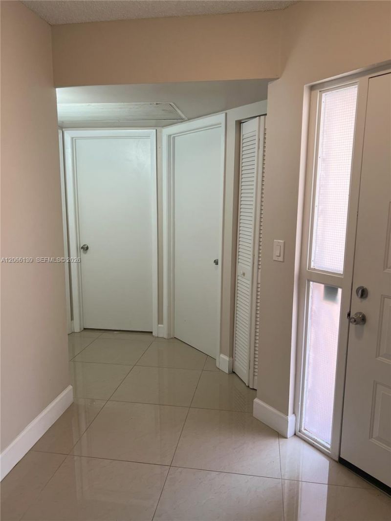 10700 NW 14th St , Unit 142, Plantation, FL 33322 Photo