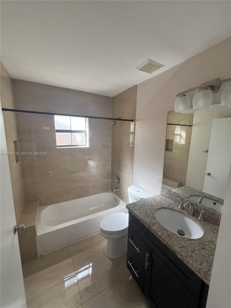 10700 NW 14th St , Unit 142, Plantation, FL 33322 Photo