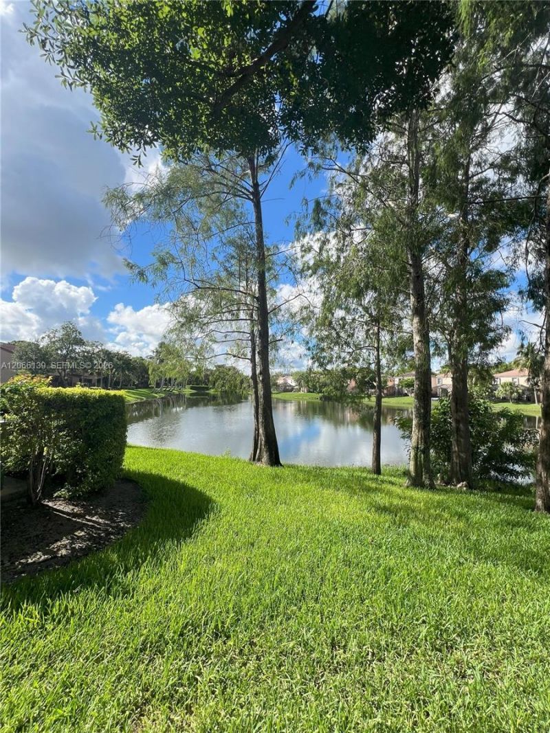 10700 NW 14th St , Unit 142, Plantation, FL 33322 Photo
