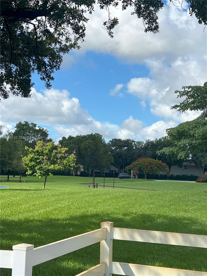10700 NW 14th St , Unit 142, Plantation, FL 33322 Photo