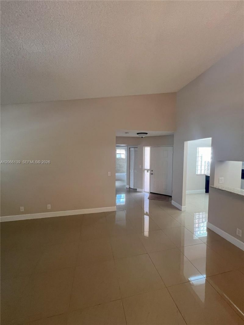 10700 NW 14th St , Unit 142, Plantation, FL 33322 Photo