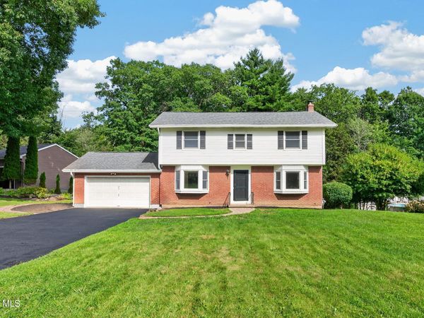 854 Maxwell Drive, Niskayuna, NY 12309