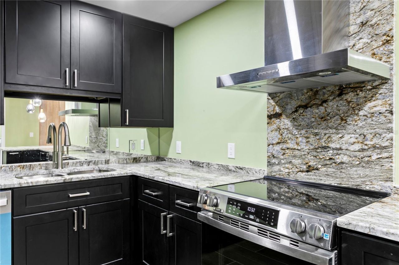 1 Beach Drive Se, Unit 1112, Saint Petersburg, FL 33701 Photo