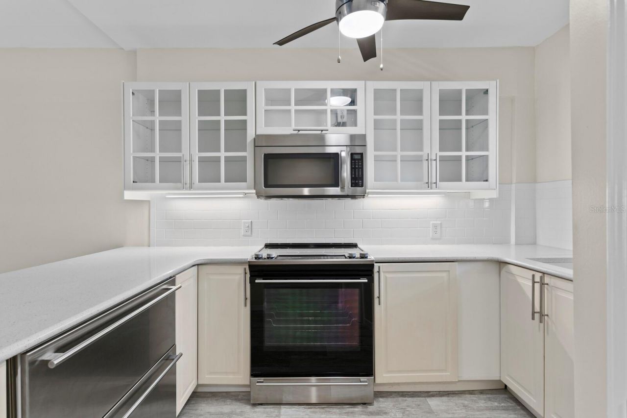 1200 N Shore Drive Ne, Unit 316, Saint Petersburg, FL 33701 Photo