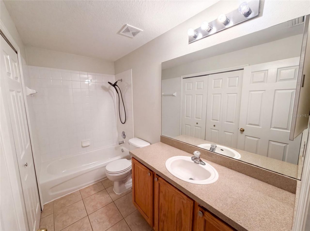 112 Coquina Bay Drive, Saint Petersburg, FL 33705 Photo