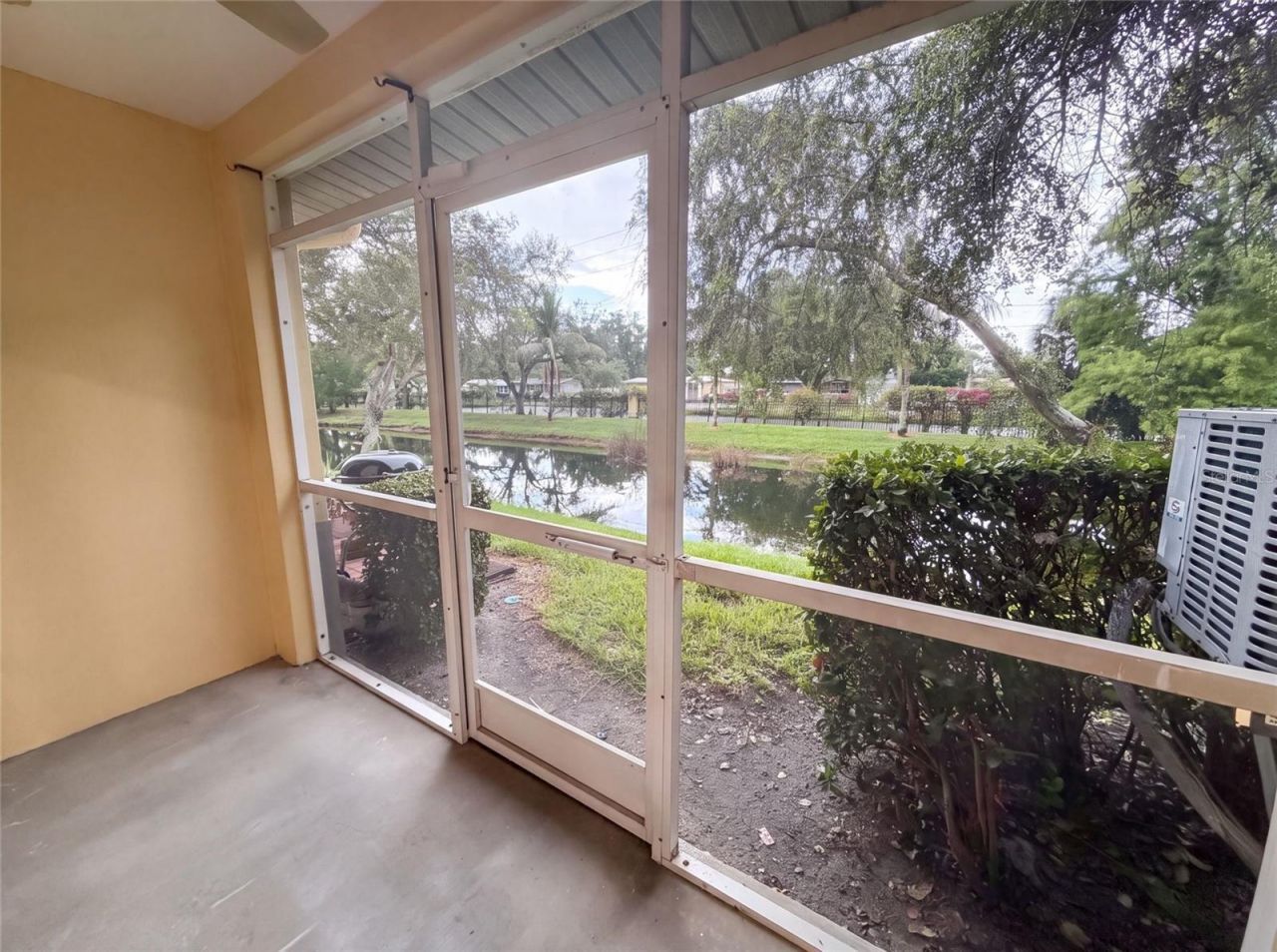 112 Coquina Bay Drive, Saint Petersburg, FL 33705 Photo