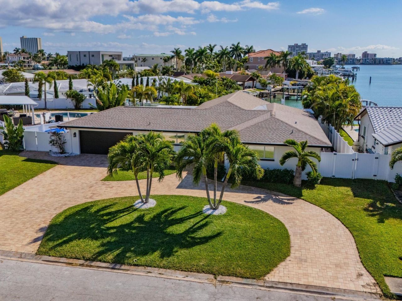1028 79th Street S, Saint Petersburg, FL 33707 Photo