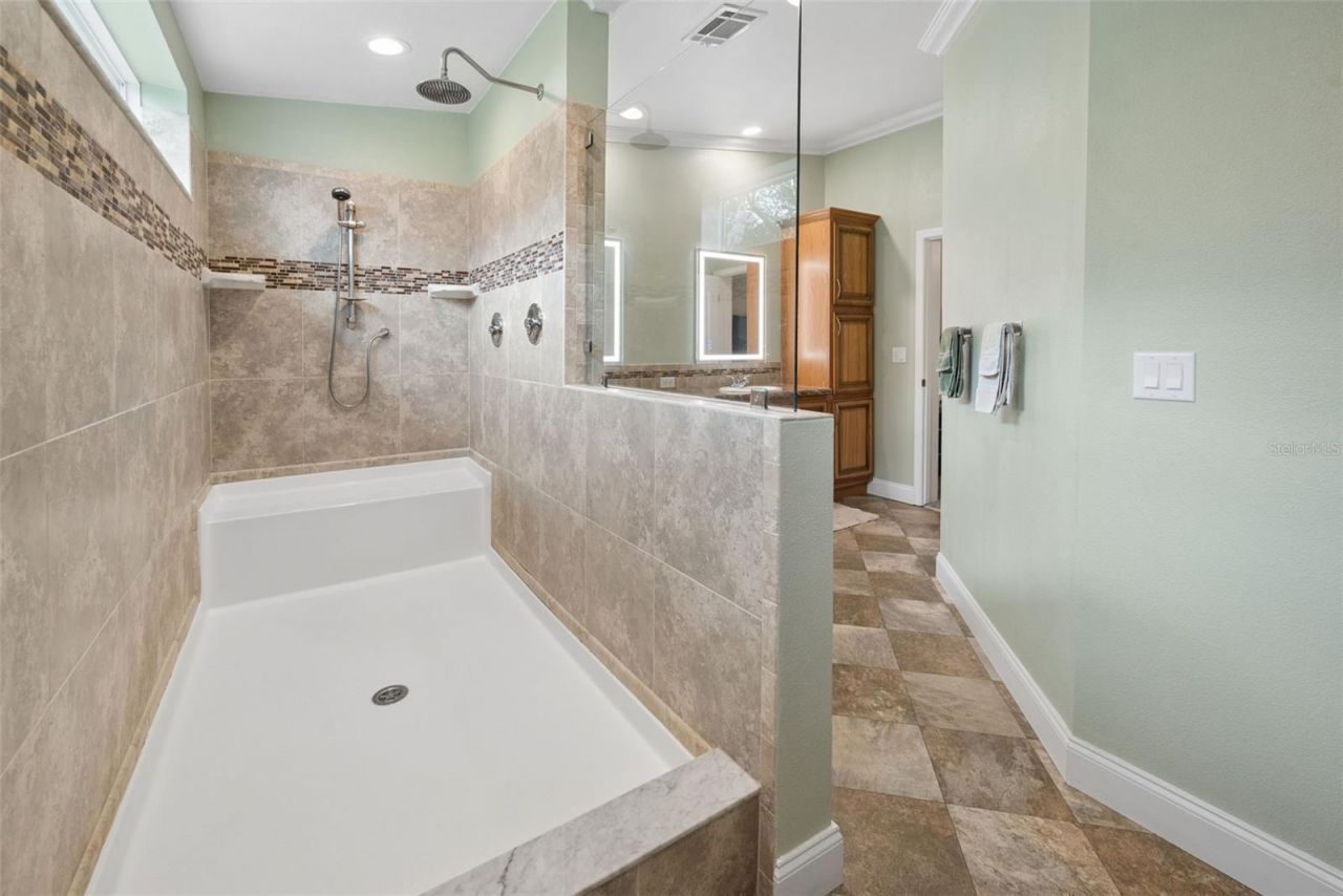 8261 NE 118th Terrace, Bronson, FL 32621 Photo