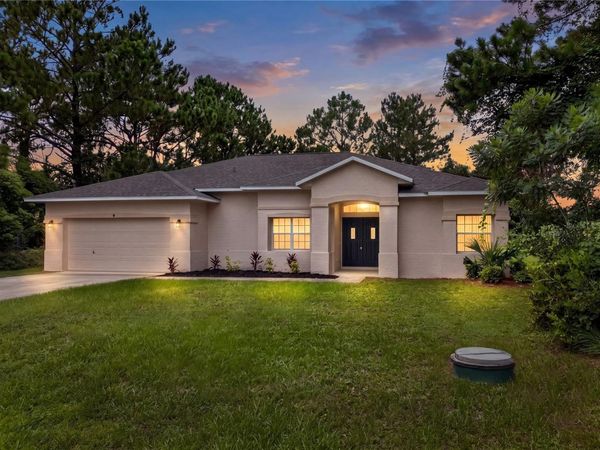 8 BUTTONWOOD PLACE , PALM COAST, FL 32137