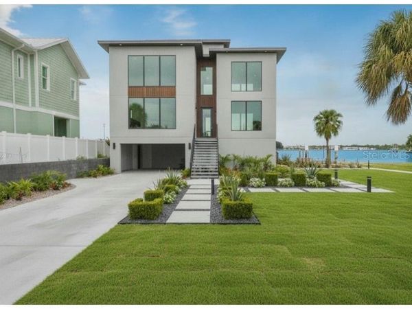 14217 E PARSLEY DRIVE , ST PETERSBURG, FL 33708