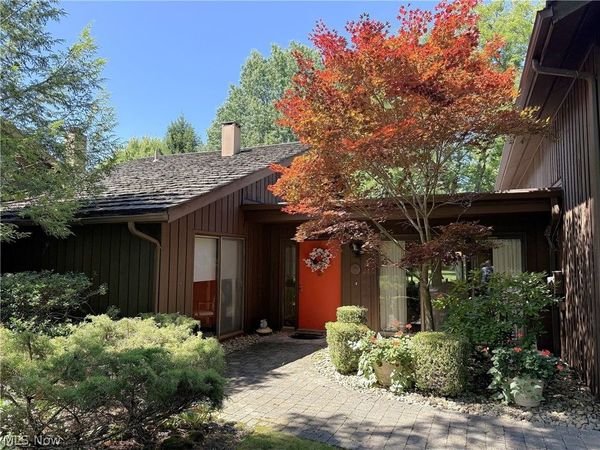 438 Cedar Road , Aurora, OH 44202