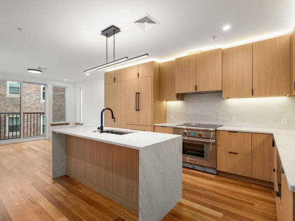 58 Kent, Unit 302, Brookline, MA 02445