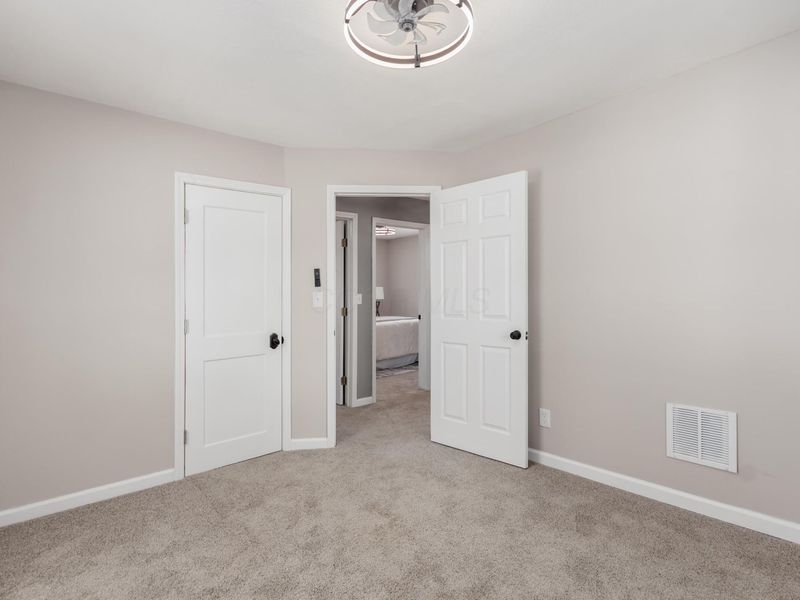135 N Powell Avenue , Columbus, OH 43204 Photo 27
