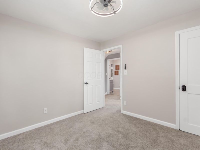 135 N Powell Avenue , Columbus, OH 43204 Photo 29