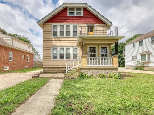 2225 S 82nd STREET, West Allis, WI 53219