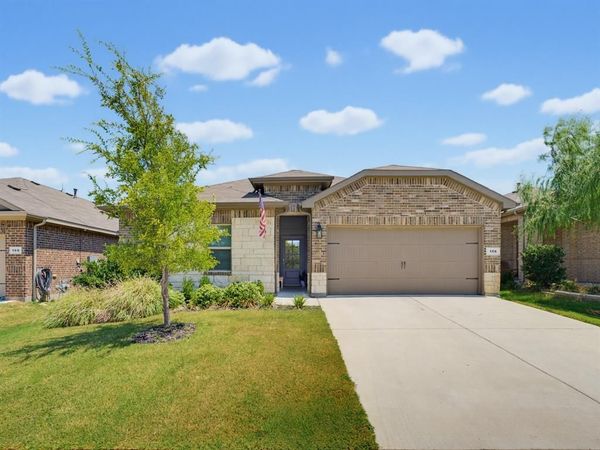 156 Waterbend Cove , Boyd, TX 76023