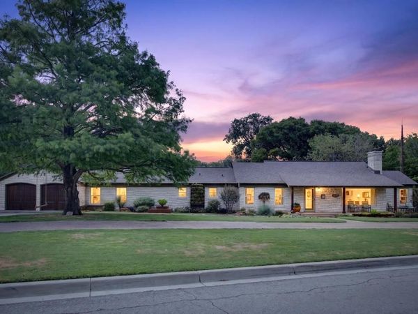 1709 Bluebonnet Drive, Fort Worth, TX 76111