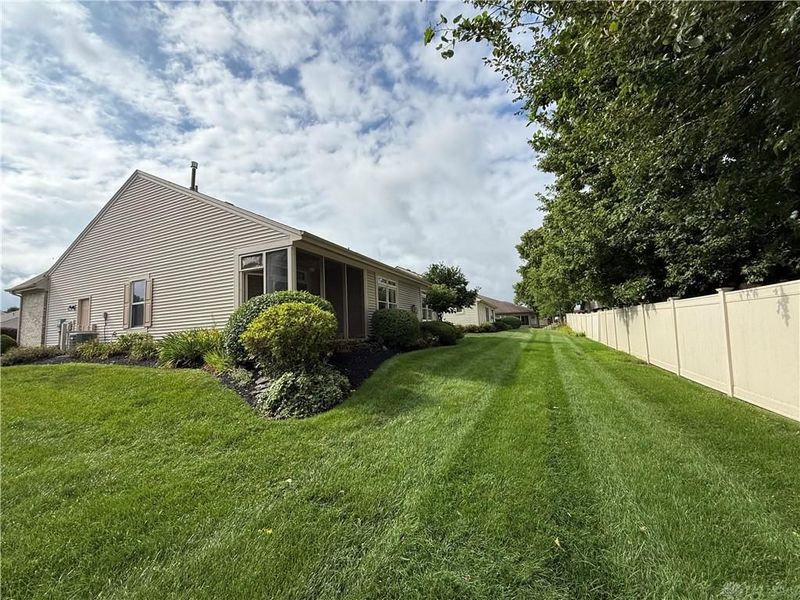 7468 New York Way, Butler Township, OH 45414 Photo 7