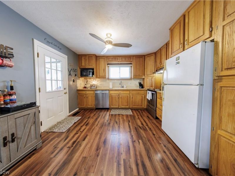 395 Pattie Drive, Berea, OH 44017 Photo 13