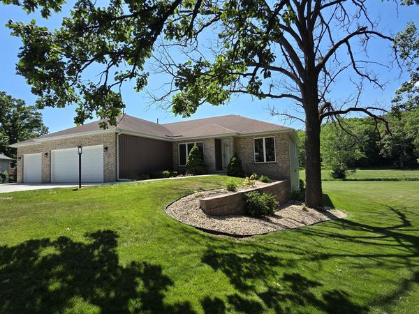 23 Heather Drive, Cottage Grove, WI 53527